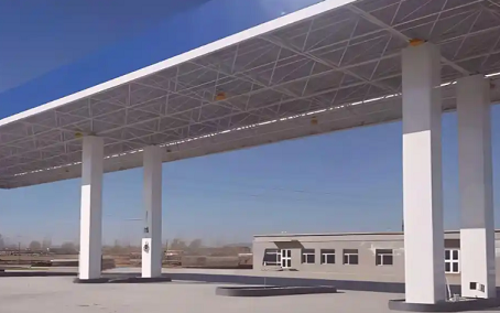 临夏钢结构加油站罩棚_螺栓球网架_挑檐_形象柱!
